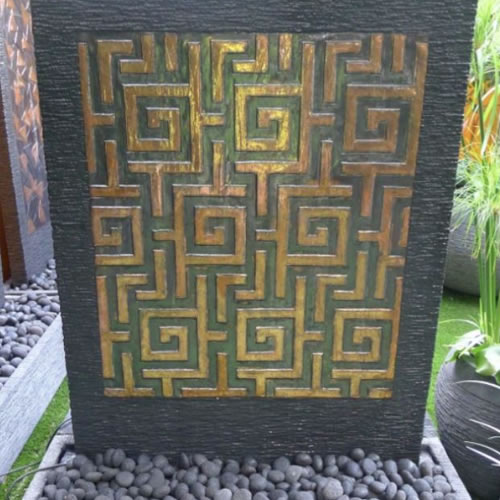 Water Wall – Maze